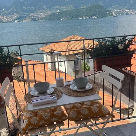 Апартаменты Lakeview Jonny House On The Roofs Лезено