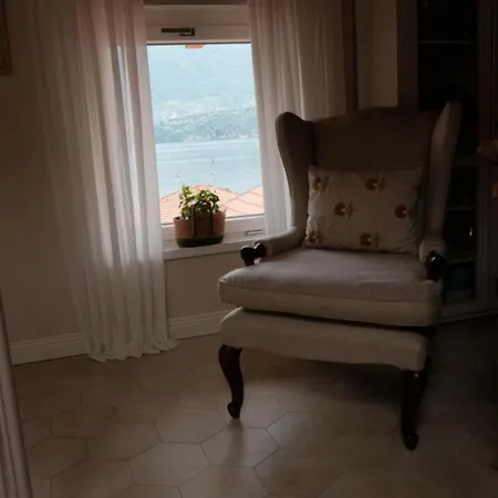 Lakeview Jonny House On The Roofs Апартаменты Лезено